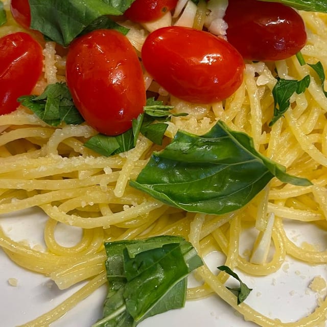 Pasta con Pomodoro Fresco.